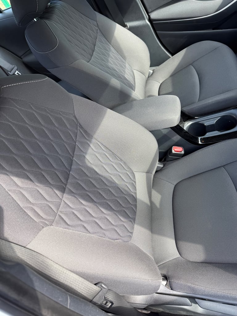 2020 Toyota Corolla 1.8 VVT-i Hybrid Icon Tech 4dr CVT SALOON Petrol/Electric Hybrid Automatic
