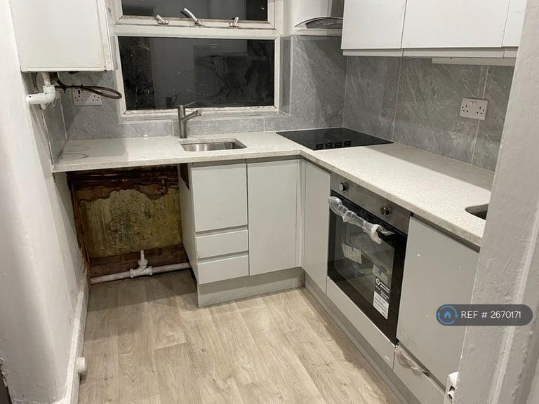 3 bedroom house in Downham Crescent, Prestwich, Manchester, M25 (3 bed) (#2670171)