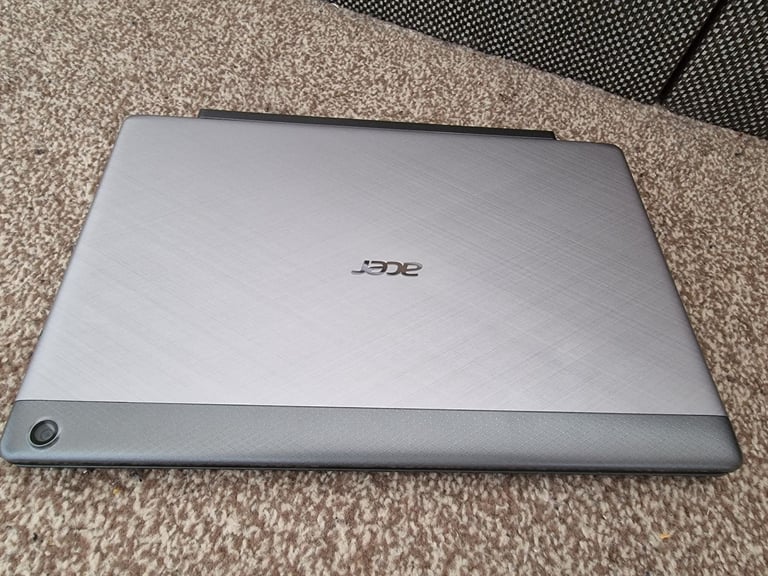 Acer Aspire switch 11v, HYBRID, 11.6in, 4GB Ram, 60gbSSD, intel core M, win10