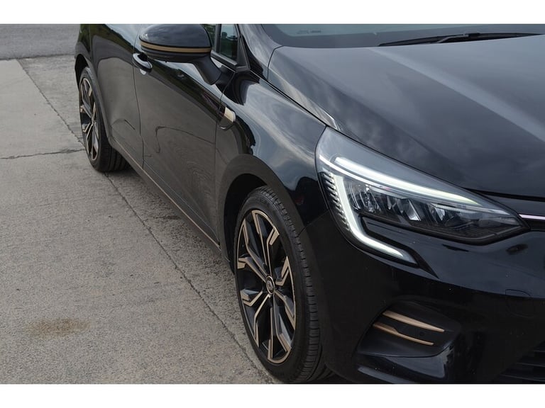 2021 Renault Clio TCe Lutecia Hatchback Petrol Manual