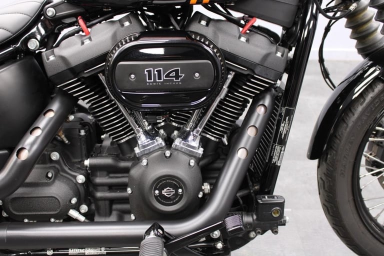 2021 Harley-Davidson FXBBS Softail Street Bob in Vivid Black