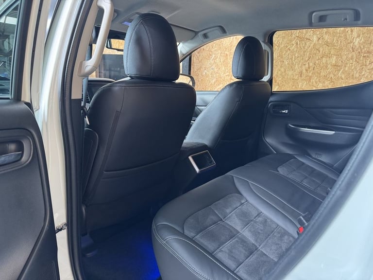 2020 Mitsubishi L200 2.2 DI-D DC Barbarian X Pickup Double Cab 4dr Diesel Auto 4WD Euro 6 (s/s)  ...