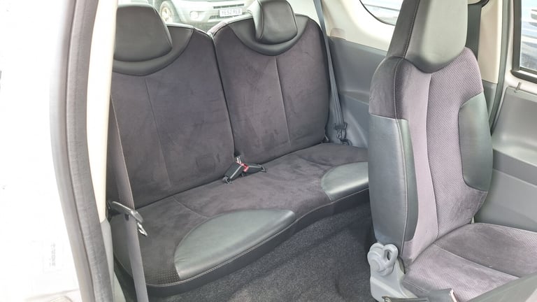 2009 Toyota AYGO 1.0 VVT-i Platinum 3-Door From £2,995 + Retail Package HATCHBACK Petrol Manual