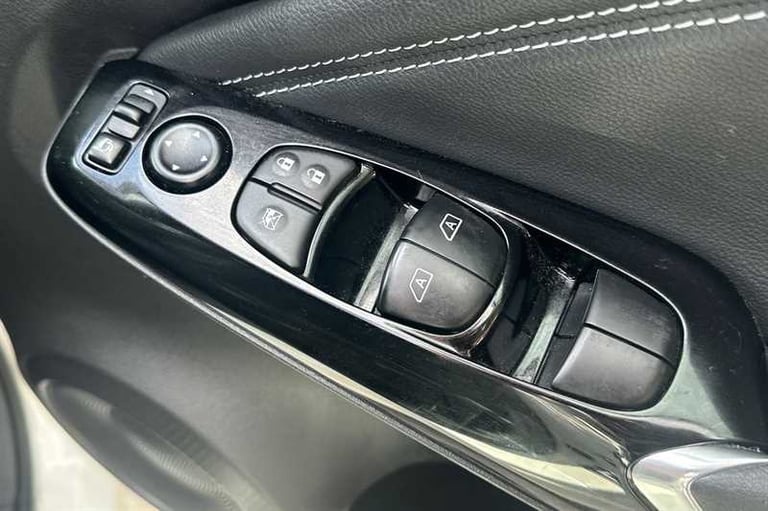 2025 Nissan Juke 1.6 HYBRID TEKNA 5DR AUTO Hatchback Hybrid Automatic