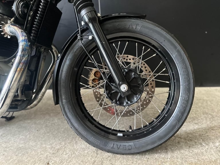 STUNNING LOW MILEAGE 2022/72 ROYAL ENFIELD INTERCEPTOR 650 MOTORCYCLE