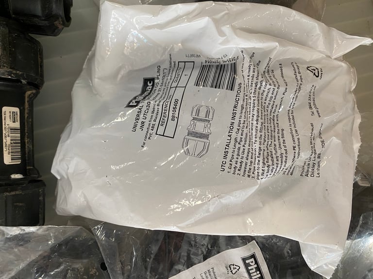 Push fit pipe connections 