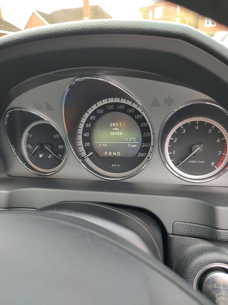 Mercedes-Benz C Class 1.8 C200 CGI Blue Efficiency Avantgarde Saloon 4dr Petrol