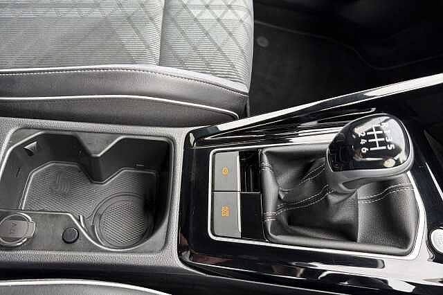 2023 Volkswagen Golf 1.5 TSI (EVO) 2022MY R-Line Hatchback Petrol Manual