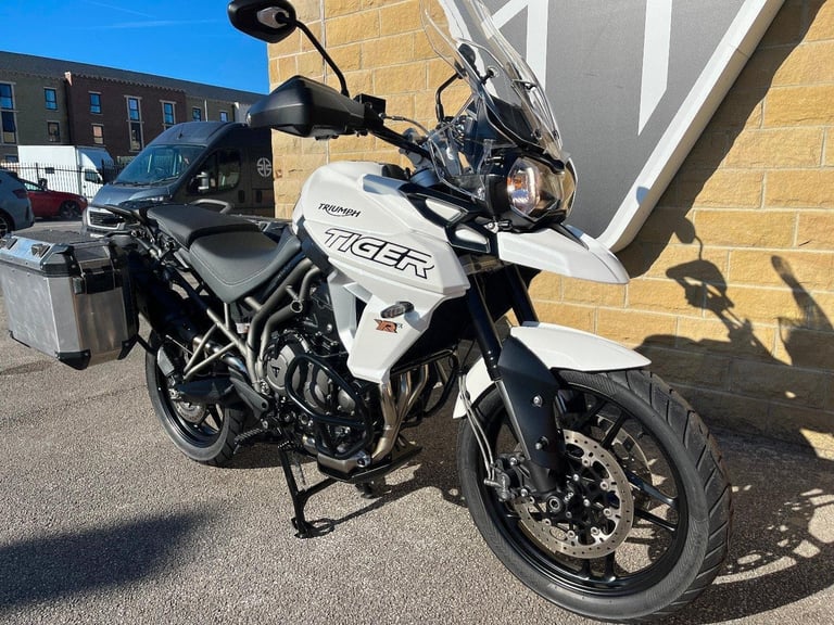TRIUMPH TIGER 800 XRX- LOW MILEAGE 2018
