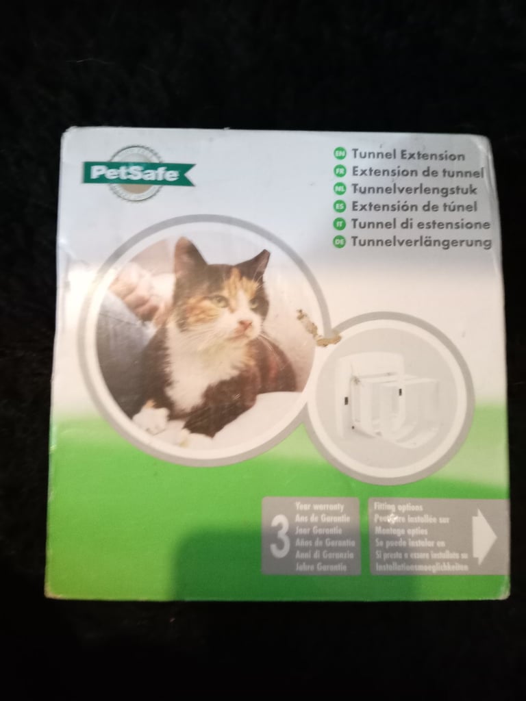 White Manual Locking Cat Flap