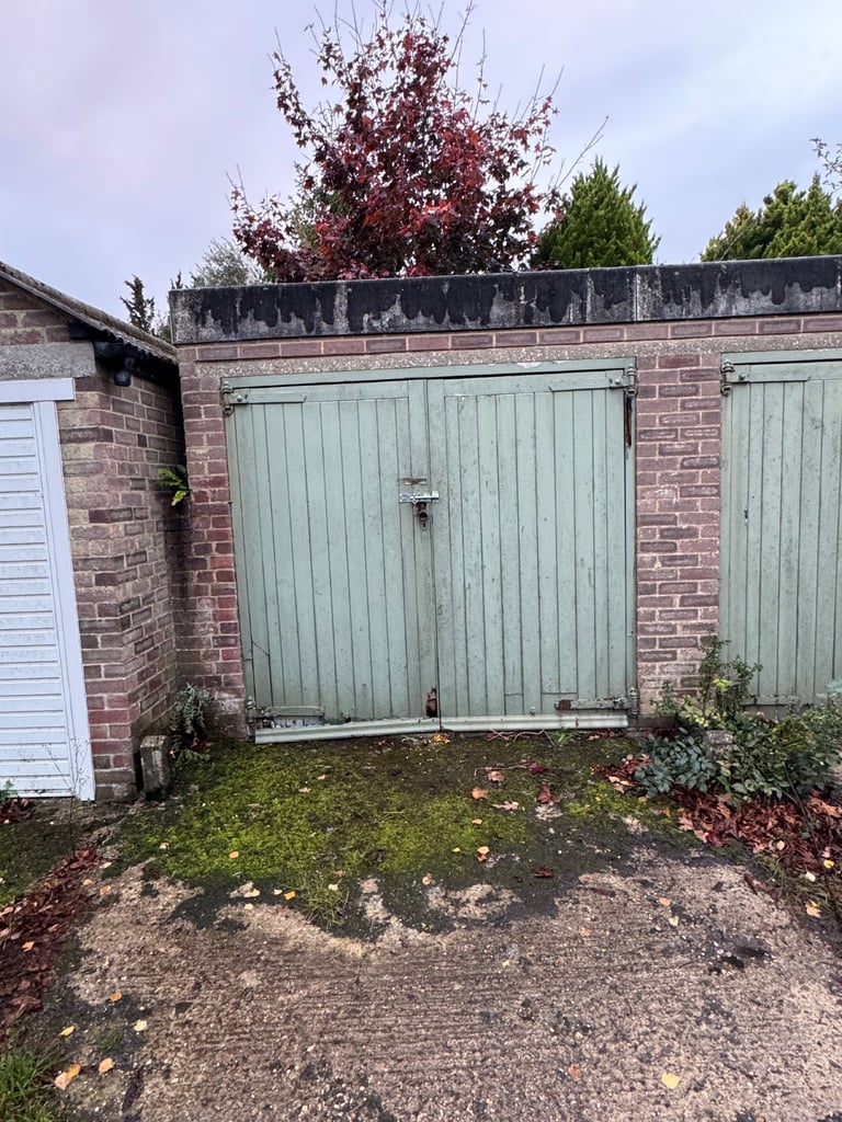 Garage for rent 