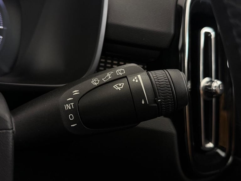 2021 Volvo XC40 1.5h T5 Twin Engine Recharge 10.7kWh R-Design Auto Euro 6 (s/s) 5dr ESTATE PETROL...