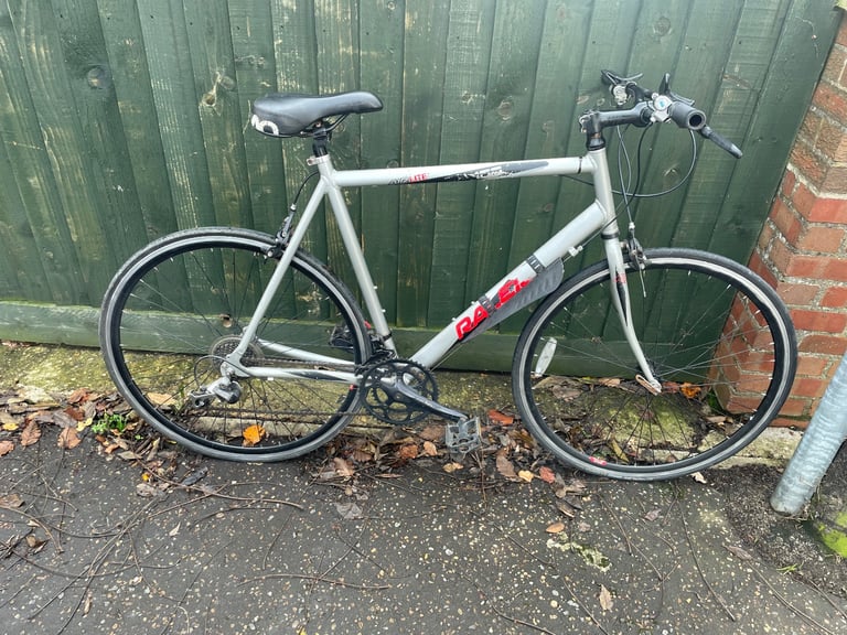 Raleigh mens mountain hybrid bike 