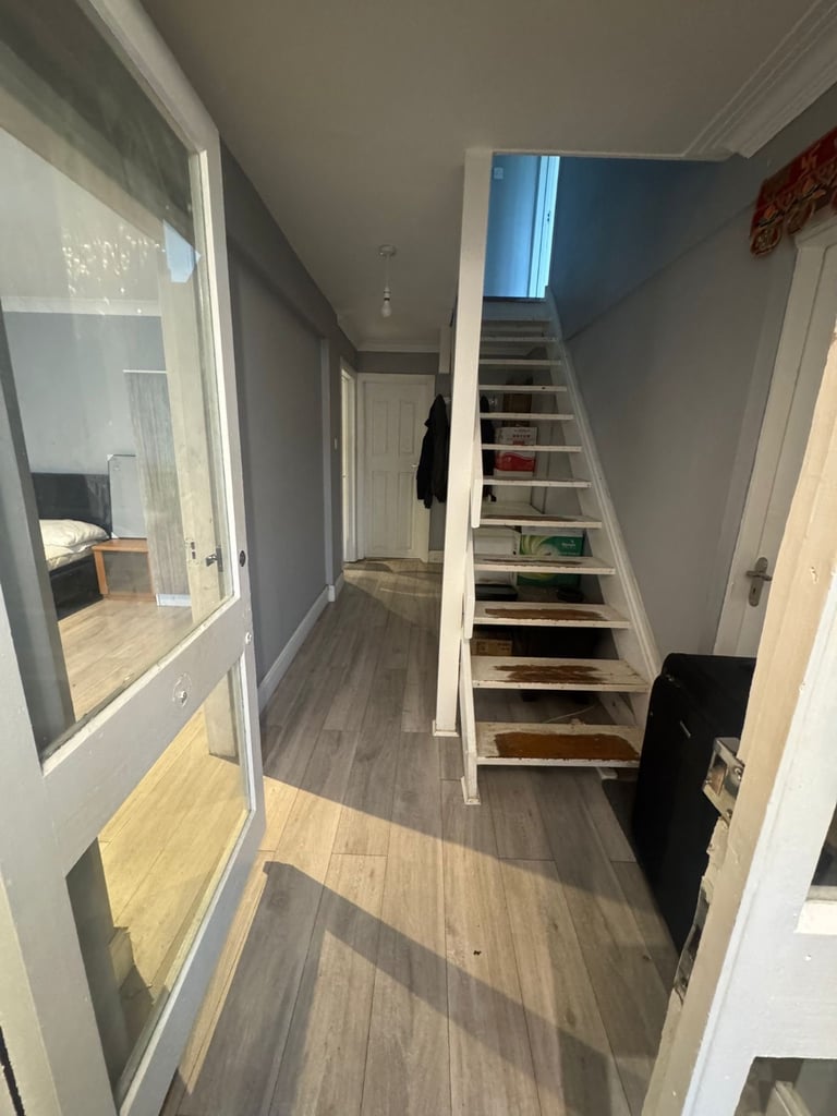 Double Rooms & single rooms available for rent 