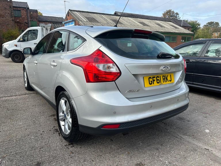 2011 Ford Focus 1.6 TDCi Zetec Euro 5 (s/s) 5dr HATCHBACK Diesel Manual