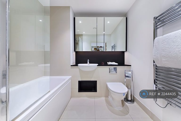 1 bedroom flat in Bramwell Way, London, E16 (1 bed) (#2244435)