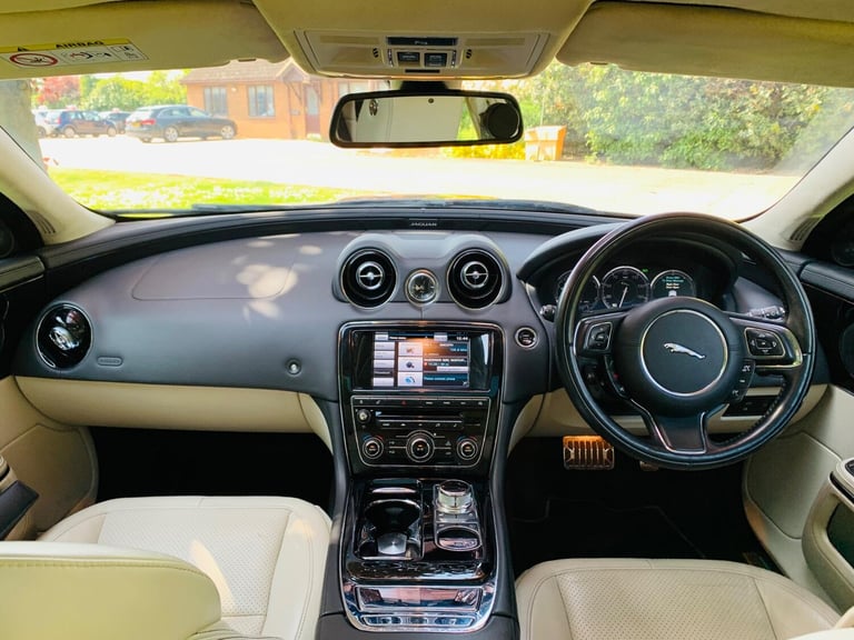 2014 Jaguar XJ 3.0d V6 Portfolio Auto Euro 5 (s/s) 4dr SALOON Diesel Automatic