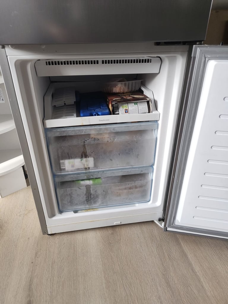 Bosch upright 70/30 series 4 fridge freezer 