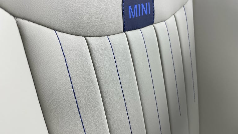 2025 MINI Cooper 135kW E Exclusive 41kWh 3dr Auto HATCHBACK ELECTRIC Automatic