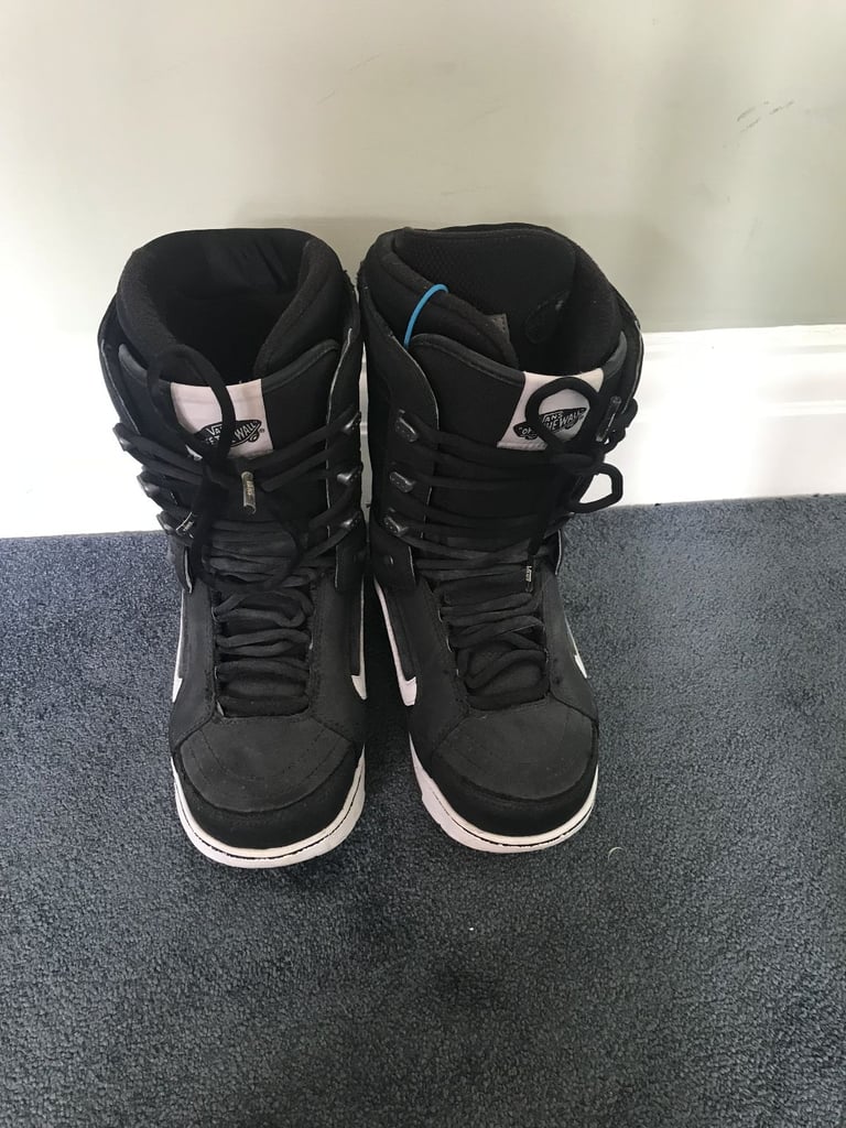 image for Van's men's snowboard boots