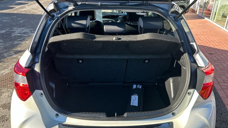 2019 Toyota Yaris 1.5 VVT-i Y20 5dr [Bi-tone] HATCHBACK PETROL Manual