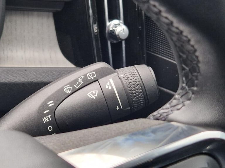 2022 Volvo XC40 2.0 B4 MHEV Inscription Pro SUV 5dr Petrol Hybrid DCT Auto AWD Euro 6 (s/s) ESTAT...