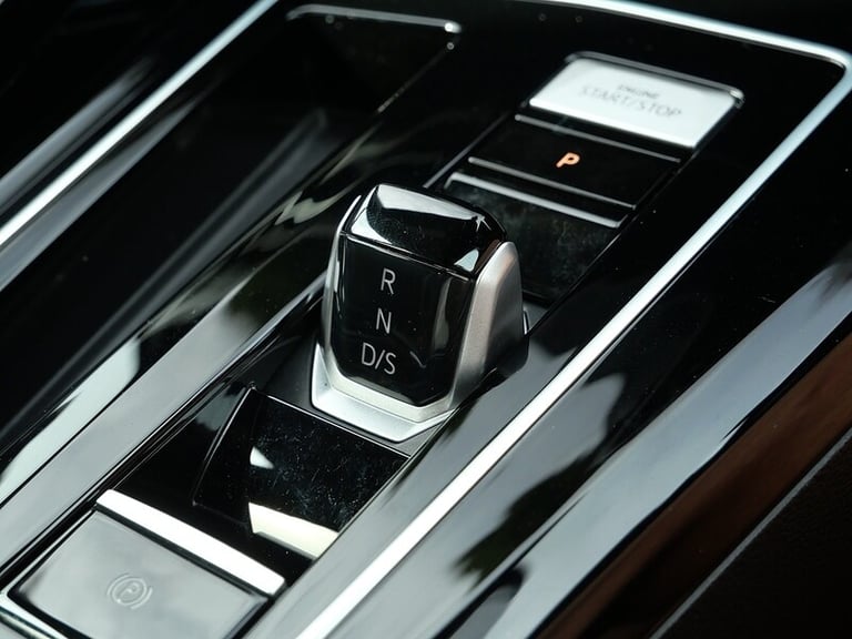 2023 Volkswagen Golf 2.0 TSI R Hatchback 5dr Petrol DSG 4Motion Euro 6 (s/s) (320 ps) Hatchback P...