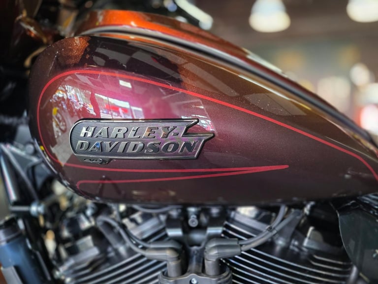 2025 HARLEY-DAVIDSON STREET GLIDE CVO FLHXSE 1982cc 121 650 MILE'S BAGGER