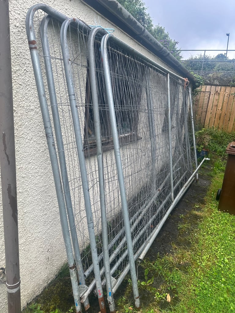 SOLD: 5 x Heras Temporary Security Fencing Panels – Galvanised Metal - job lot