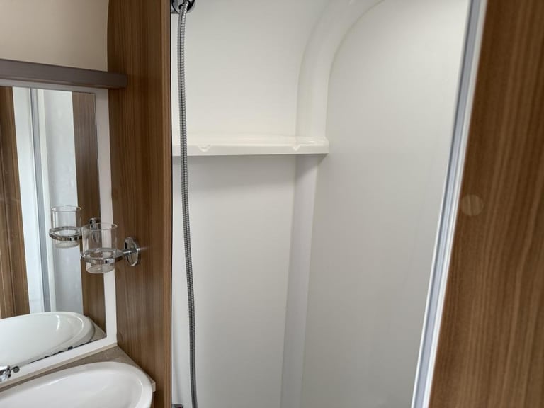 2016 BAILEY PEGASUS RIMINI 4 Berth fixed single beds