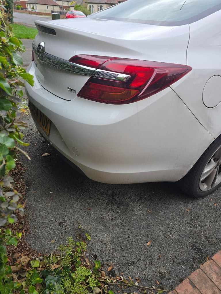 Spares or repairs 2014 insignia saloon 2.0cdti