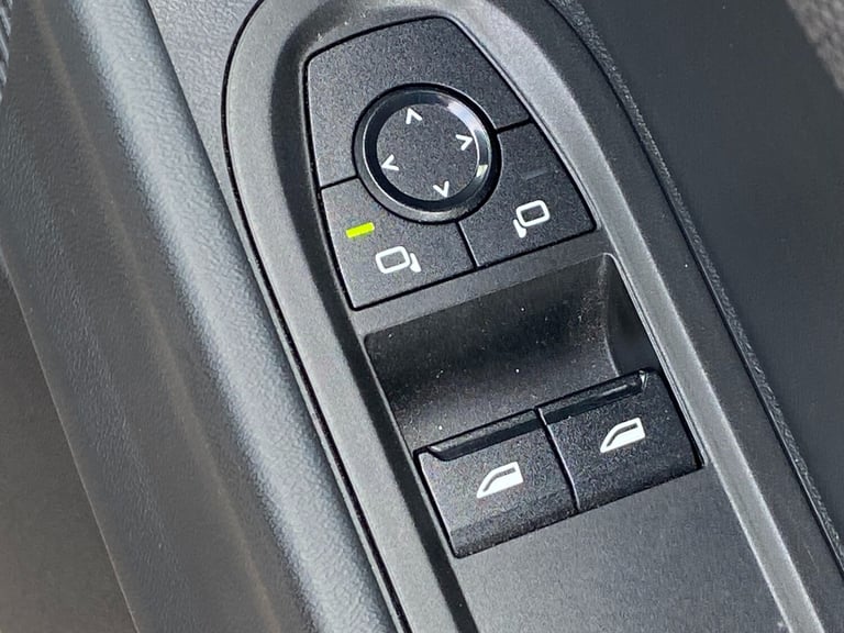 2024 MINI Cooper 1.5 C Sport Auto 3dr - OLED Infotainment Screen &amp; Rear Camera &amp; CarPlay ...