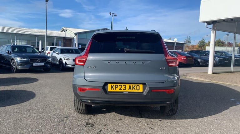 2023 Volvo XC40 Ultimate, B4 mild hybrid, Petrol, Dark ESTATE N/A Automatic