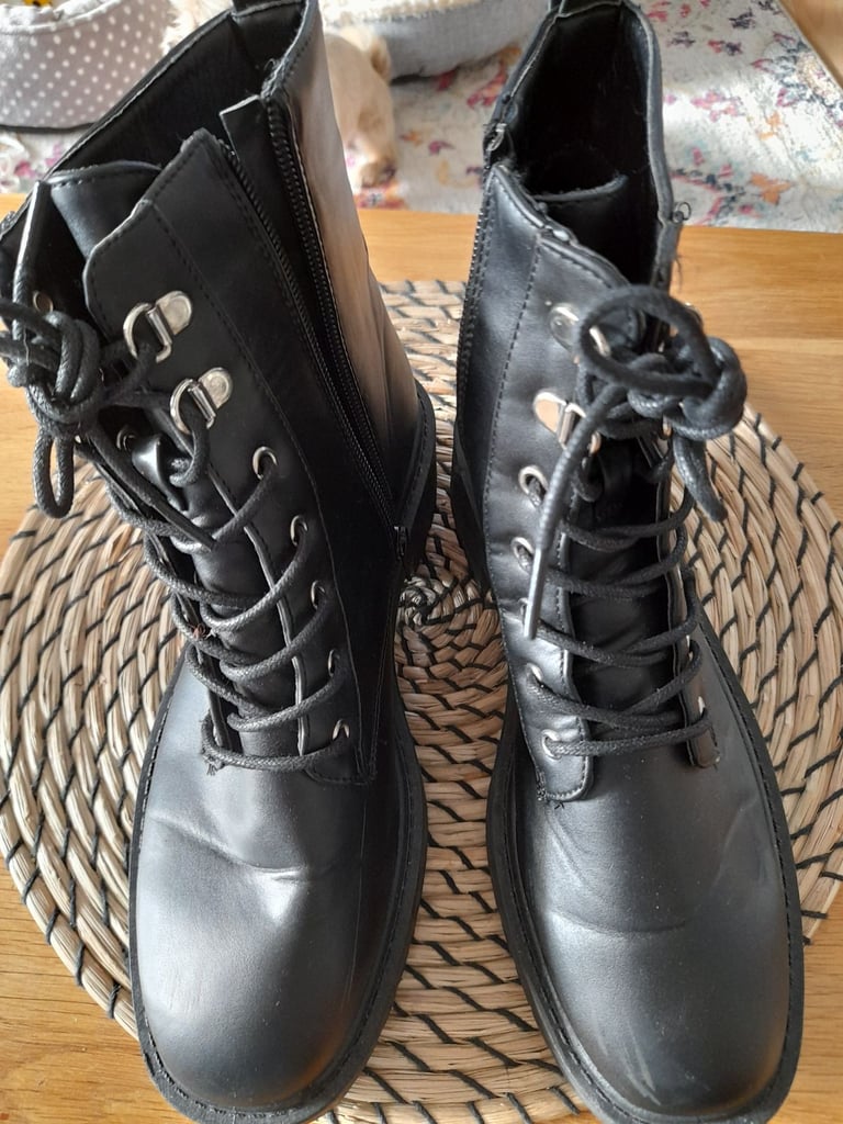 6 Ikea pictures in Black frames 