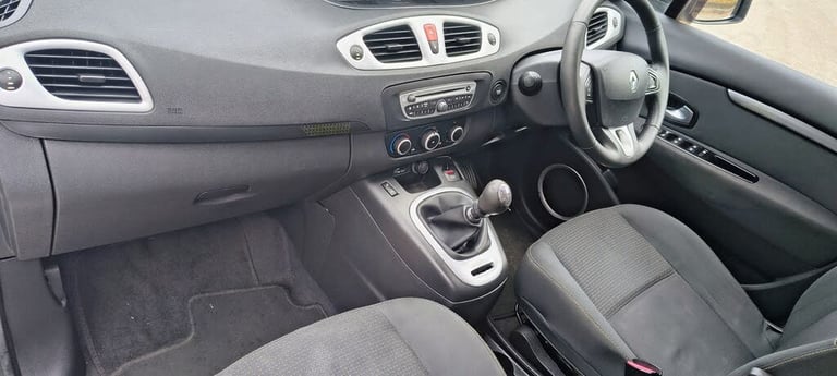 2009 Renault Scenic 1.9 dCi Dynamique 5dr MPV Diesel Manual