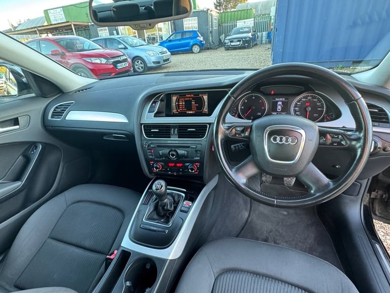 2009 Audi A4 2.0 TDI Executive SE Saloon 4dr Diesel Manual Euro 4 (143 ps) Saloon Diesel Manual