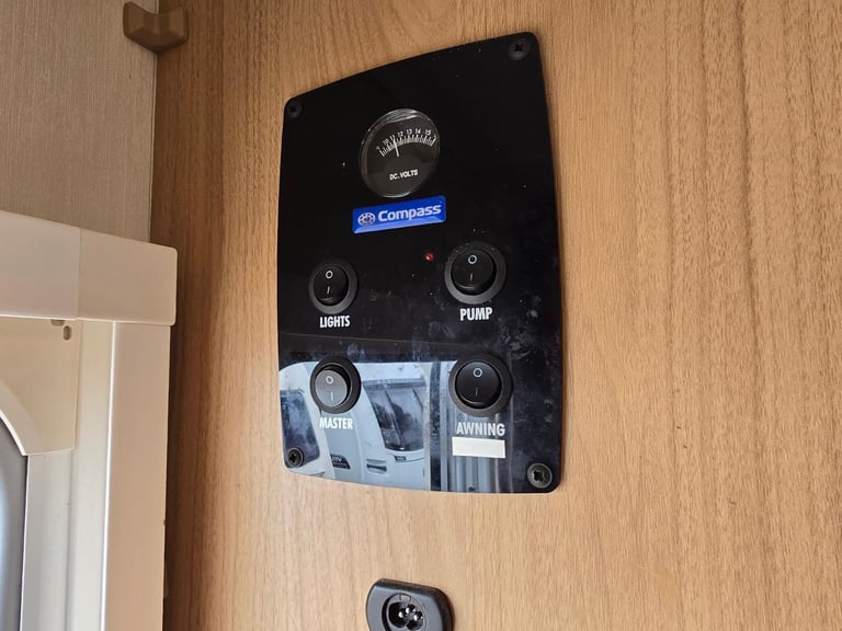 2014 Compass Corona 574 4 Berth Fixed Single Beds Caravan, Motor Mover