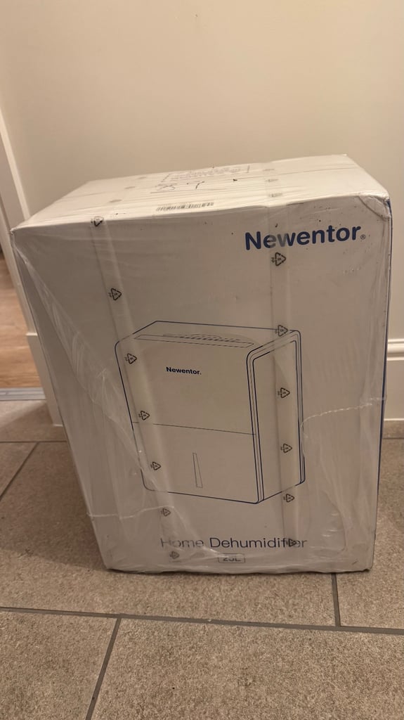 image for Newentor 25litre dehumidifier 