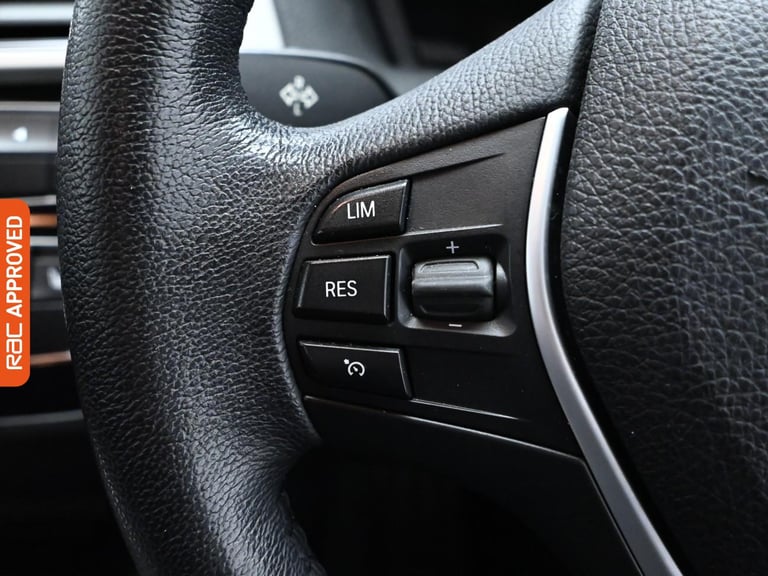 2025 BMW 1 Series 2.0 118d SE Hatchback 5dr Diesel Auto Euro 6 (s/s) (150 ps) Hatchback DIESEL Au...