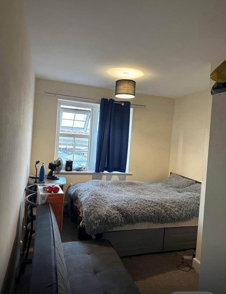 Room for rent near town centre