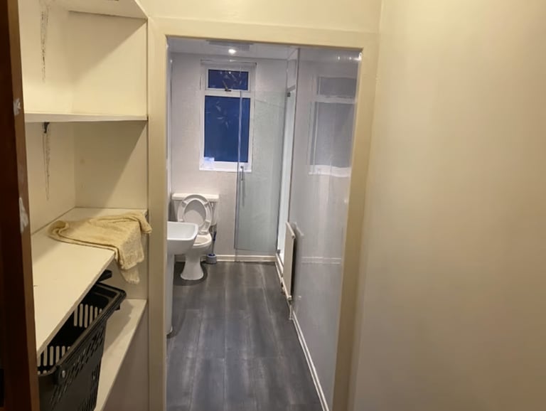 large Room to let -  Eccles M30