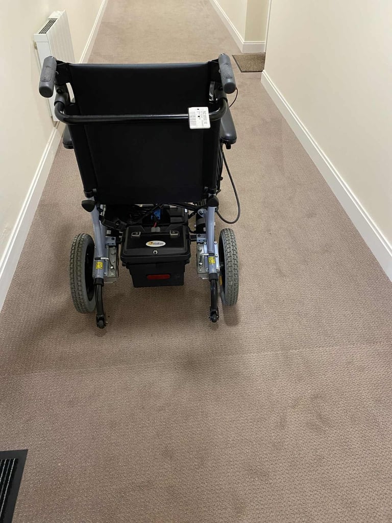 Electric wheelchair used but in very good condition 
