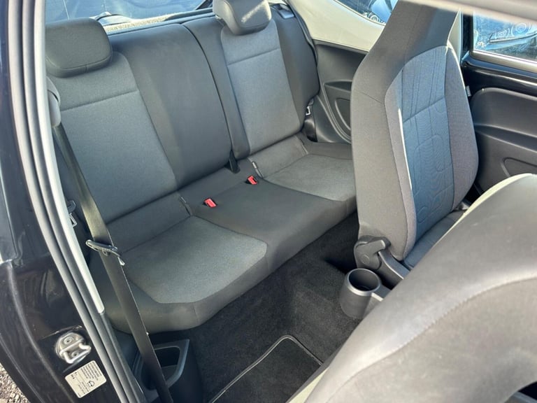 VOLKSWAGEN UP 1.0 Move up! 2015