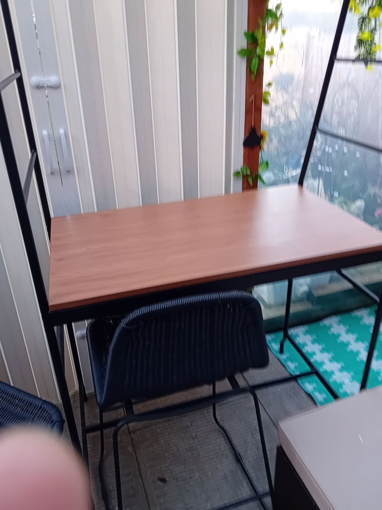 New bar table and bar chairs 