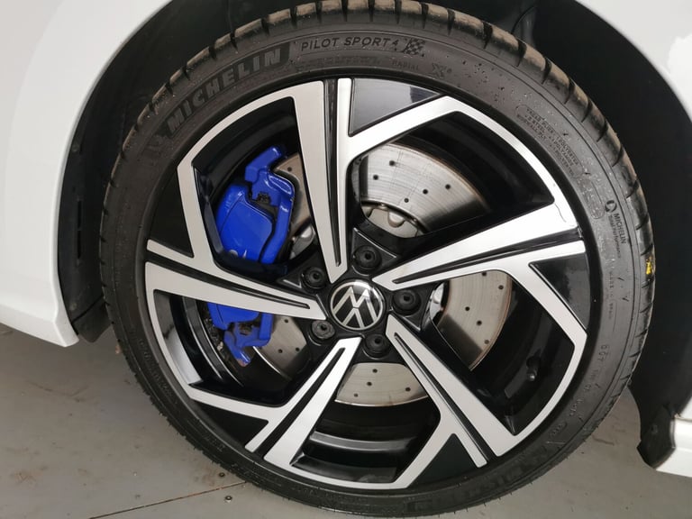 2023 Volkswagen Golf 2.0 TSI 320 R 4Motion 5dr DSG HATCHBACK PETROL Automatic