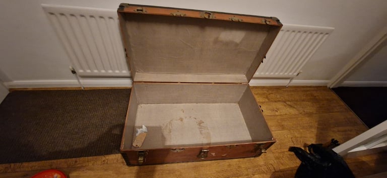 Large Chest / Overpond Trunk 1940s wood Metal Storage / Coffee Table 36"