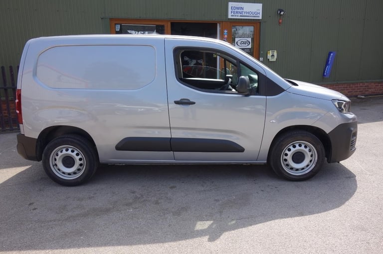 Peugeot Partner 1000 1.5 BlueHDi 100 Professional Premium + Van DIESEL 2023/23