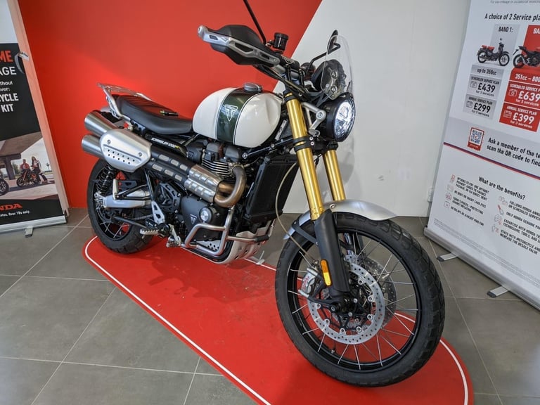image for 2019 TRIUMPH SCRAMBLER 1200 XE CREAM / GREEN METALLIC 