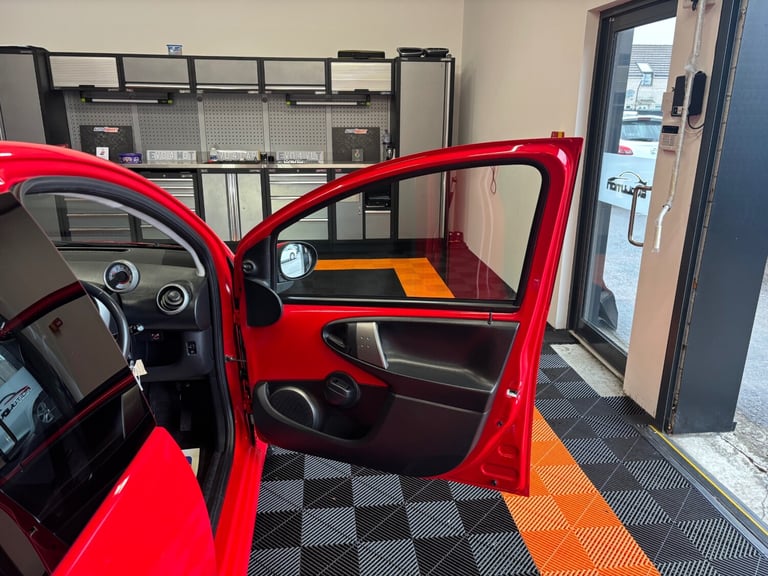 2014 Toyota AYGO 1.0 VVT-i Move with Style 5dr HATCHBACK Petrol Manual