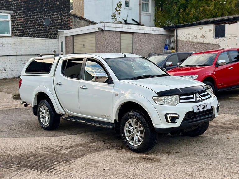 image for 2015 Mitsubishi L200 Double Cab DI-D Barbarian 4WD Auto 176Bhp PICK UP Diesel Automatic